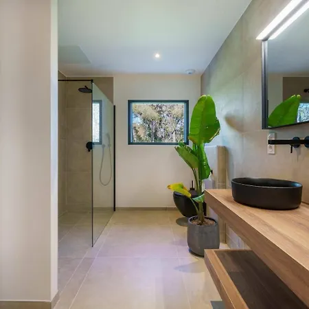 Enjoy 5bdr Pool And Bbq Homestay